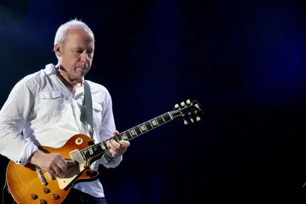 Dire Straits' Mark Knopfler to auction 'Money For Nothing' guitar