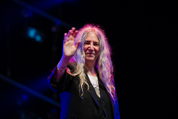 Patti Smith Reassures Fans After "Migraine-Dizziness" Forces Her Temporarily Off-Stage