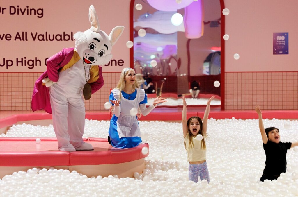 Docklands' Dreampoint Launches ‘Alice’s Wonderland’ Immersive Exhibition Today 4 Alice's Takeover_Dreampoint, Dublin